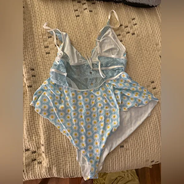 Daisy Playsuit Blue Size XL - Image 3