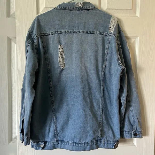 Distressed jean jacket large - Image 3