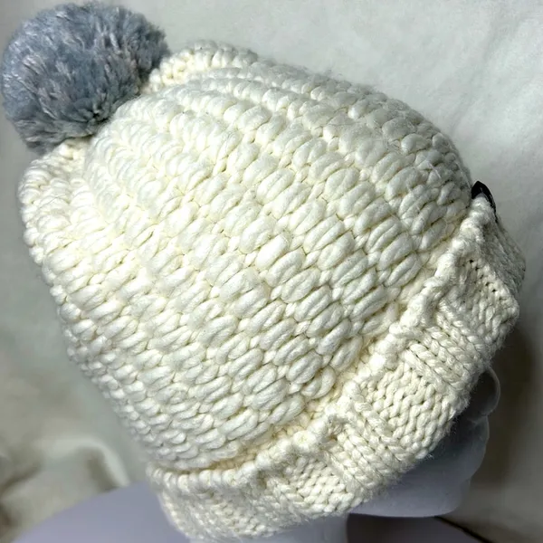 The North Face Unisex Triple Cable Cott Pom Beanie cream One Size - Image 3