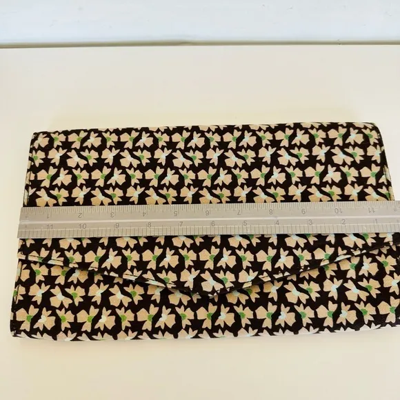 Old Navy NWOT brown/tan/green print clutch 12x7x2‎ - Image 6