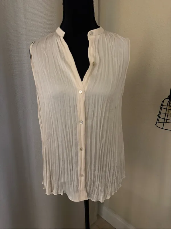 Vince Pleated Sleeveless Blouse Ivory Silk Look Button Front Top Size S - Image 4