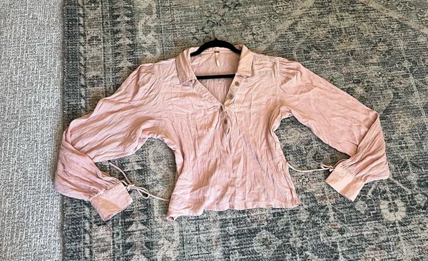Free people gauze light pink pastel button down blouse M - Image 10