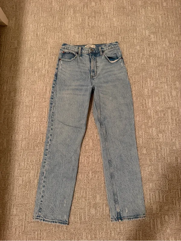 Abercrombie & Fitch Light Blue 90s Straight High-Rise Jeans - Image 3