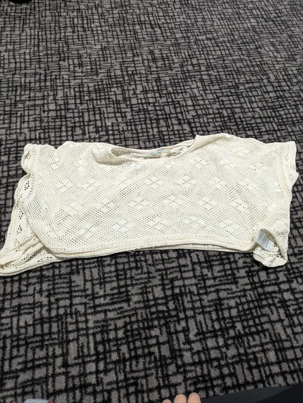 Kimchi Blue White Top Size Medium - Image 3