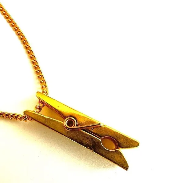 Gold tone clothes pin pendant necklace - Image 7