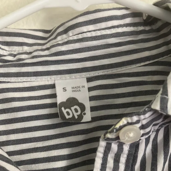 FINAL MARKDOWN Ladies bp blouse small - Image 2