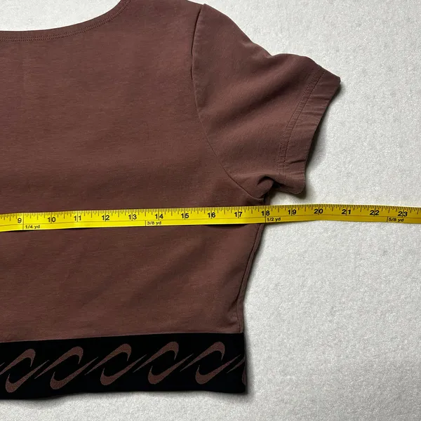 Nike Women’s Cropped Athletic Top Short Sleeve Brown Logo Hem - Image 5