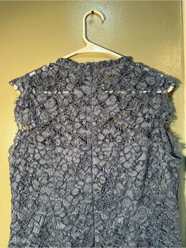 White House Black Market‎ Women's Size 12 Lace Blouse Blue Gray High Neck Soft - Image 7