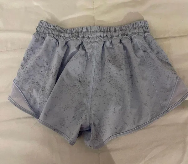 Lululemon Hotty Hot Short 2.5” - Image 2