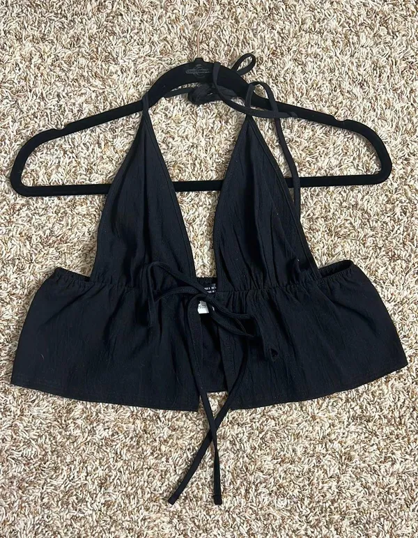 SheIn Halter Crop Top - Image 2