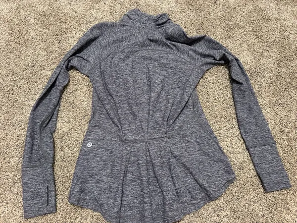 Lululemon Long Sleeve Women’s 6 - Image 3