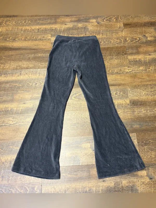 NEW Aerie Groove-On Ribbed Velour Flare Pants Charcoal Gray Womens Medium - Image 11