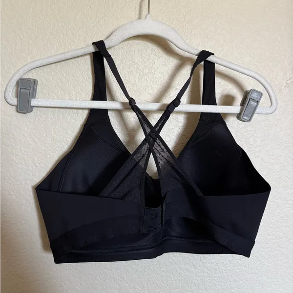 lululemon Up For It Bra‎ Sz 36C in Black - Image 5