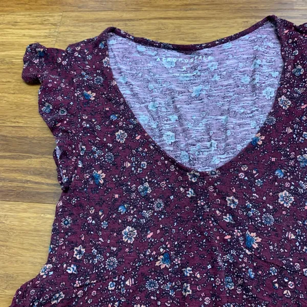 Aeropostale Floral Ruffle Hem Top Burgundy Flutter Sleeve Womens Size‎ Small - Image 2