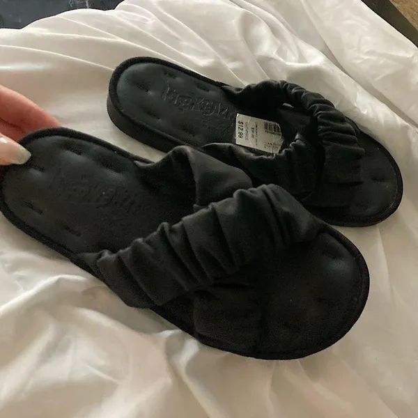 Black Crisscross Slip Ons Size 7 - Image 2