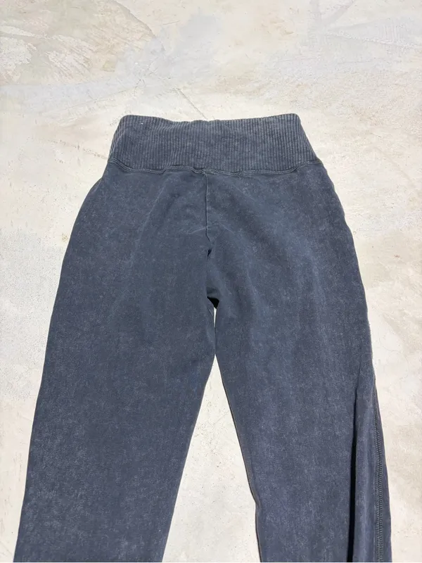 Aerie chill play move Gray Ribbed Waist Jogger Pants medium - Image 4