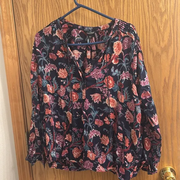 Lucky brand long sleeve floral shirt size large - Image 2