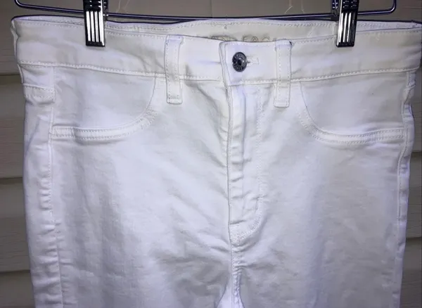 Short white American Eagle high rise jeggings - Image 2