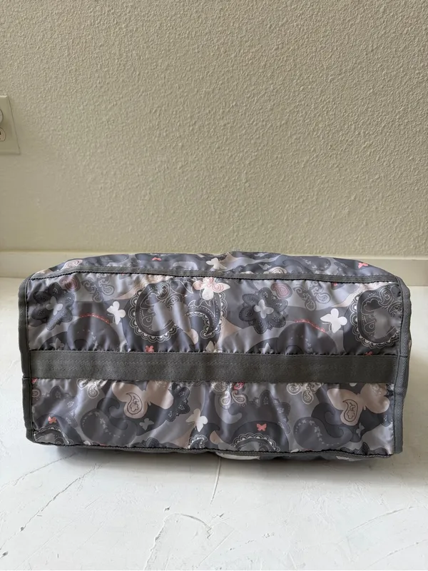 LeSportsac Large Weekender Duffel Bag Grey Pink Floral Butterfly - Image 5