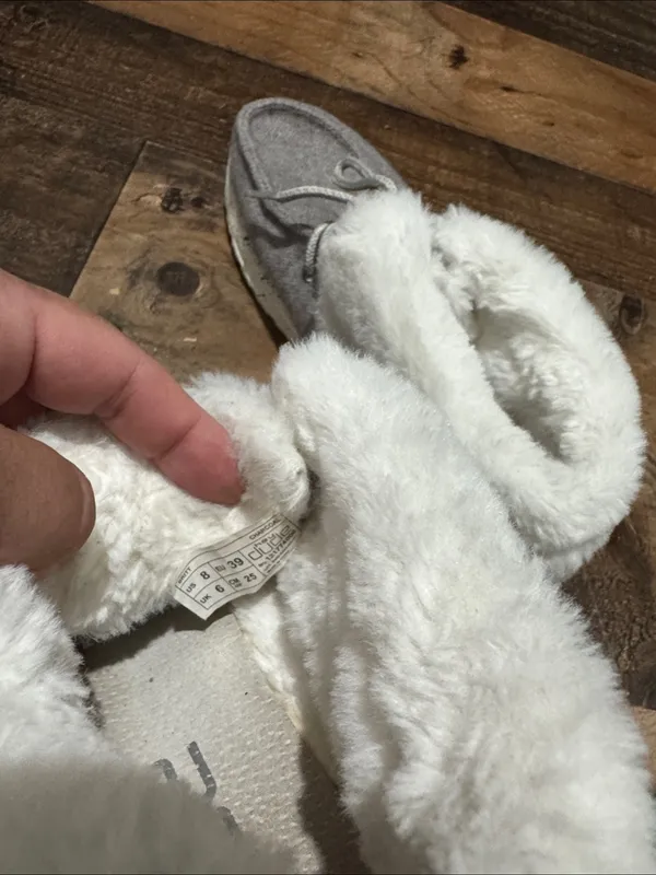 Hey dude Britt 8 Gray Fleece Lined Slip On Shoes - Image 3