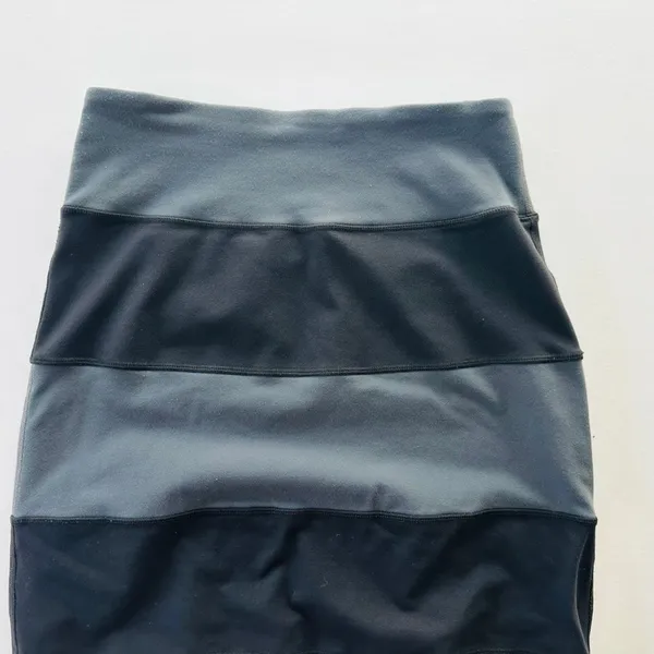 Lululemon Yoga Over Skirt Coal Black Size 4 Pencil Midi Straight Slim Bodycon - Image 4