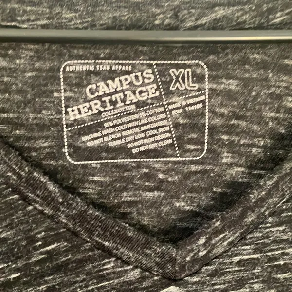 FINAL MARKDOWN Campus heritage Oregon ducks t shirt xl - Image 3