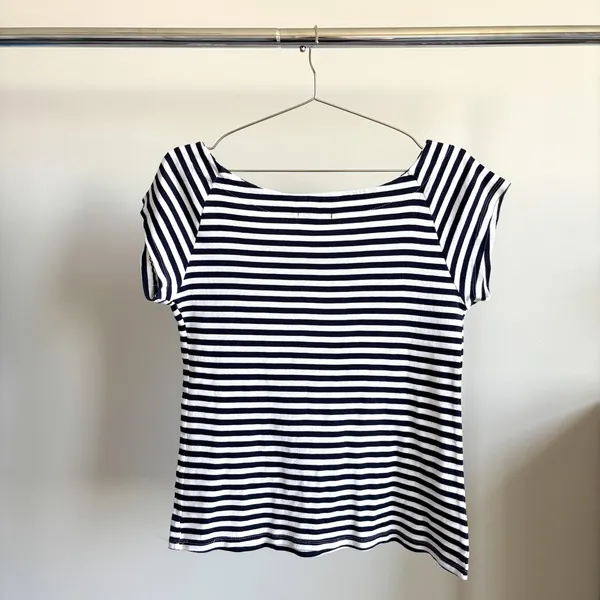 Chelsea & Theodore Striped Boat Neck Top M Navy White Nautical Parisian Chic - Image 3