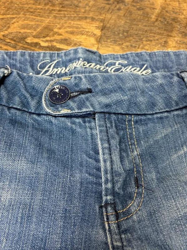Vintage Y2K American Eagle Low Rise Bermuda Denim Jean Shorts Womens 14 Distress - Image 7