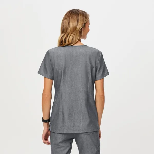 FIGS Casma Three-Pocket Scrub Top in Graphite Gray - Image 4