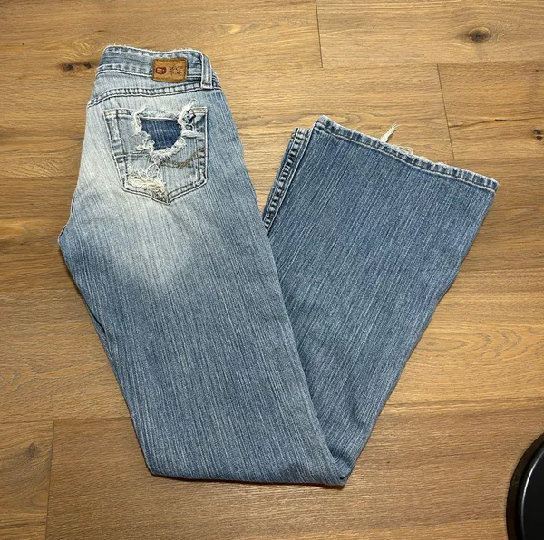 Size 27 Vintage BKE flare jeans - Image 3