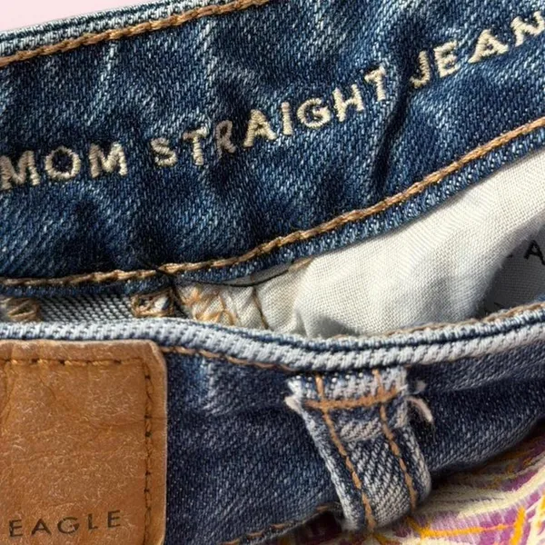 Women’s American Eagle Mom Straight Jeans Distressed 000 Regular Cool Torn Blue - Image 9
