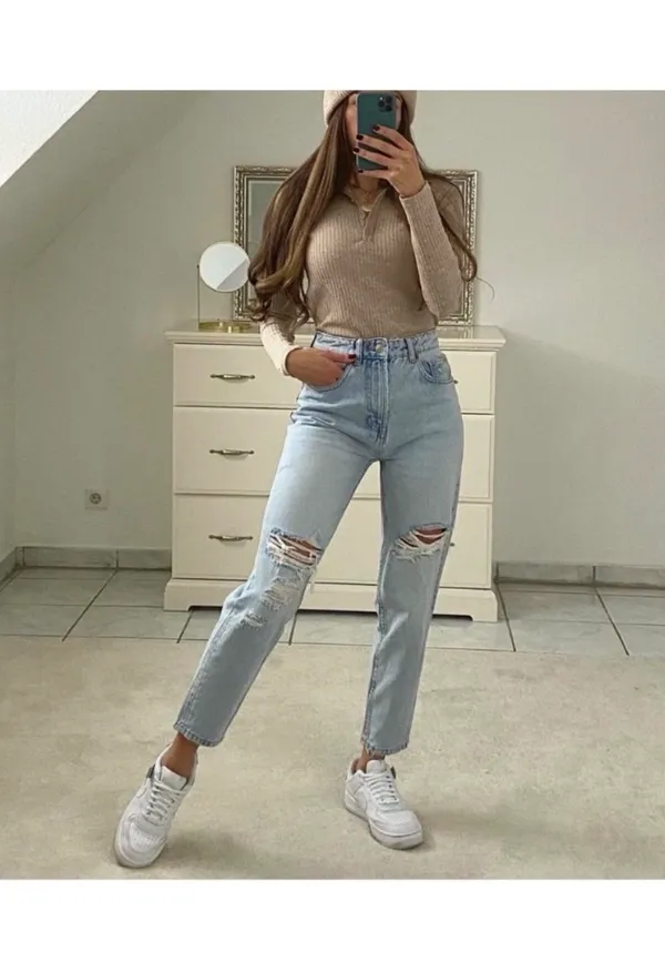 ZARA Ripped Light Wash Jeans Mom - Image 3