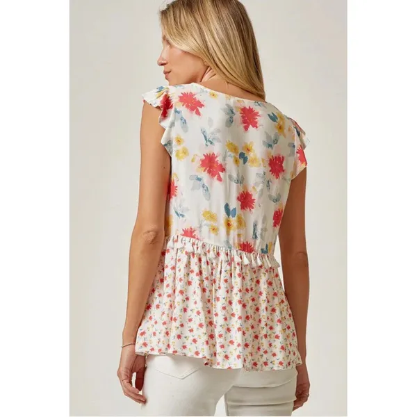 Emily Wonder Floral Babydoll Blouse Beachy Cap Sleeves Tassel Trim Women's sz. M - Image 3