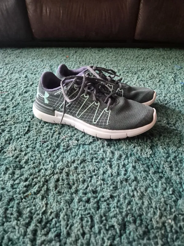 Under Armour women's Thrill 3 Running Shoes 6 - Image 4