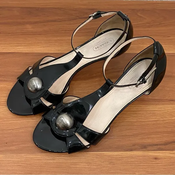COACH Hellena Black Soft Patent Leather T-strap Kitten Heels Sandals Size 7.5B - Image 2
