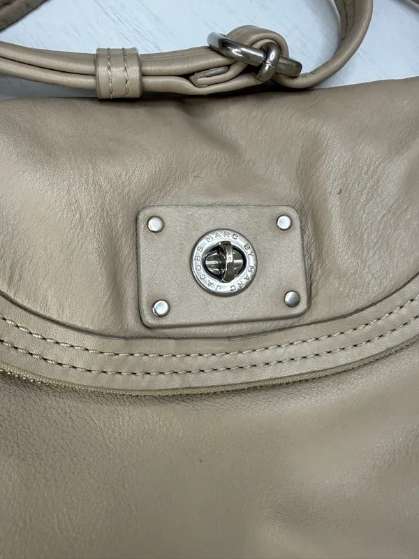 Marc by Marc Jacob Totally Turn-Lock Natasha Crossbody Bag Stone Cream - Image 15
