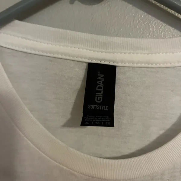 Gildan Softstyle Classic White Tee With Nutcracker Heat‎ Transfer NWOT XL - Image 3