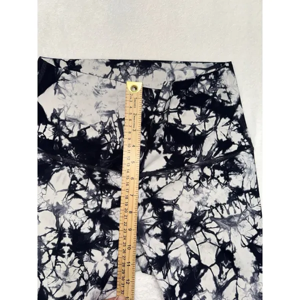 Lululemon Women's Leggings Shibori Tie Dye Size 8 - Image 8