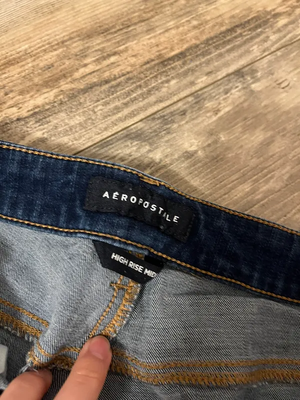 Aeropostale Midi Shorts - Image 2