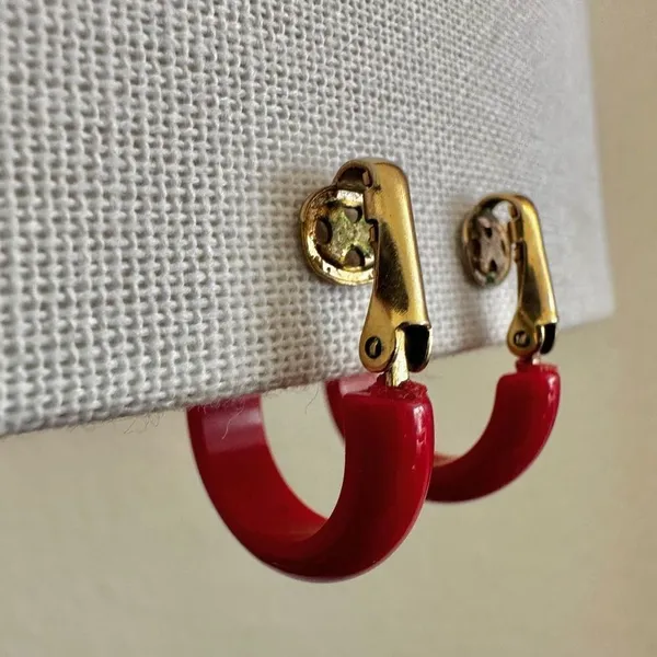 Red and gold tone vintage hoop earrings - Image 2