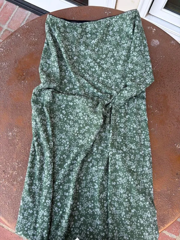 Urban Outfitters green floral maxi skirt with lace trim sz S #summer #boho #eurosummer #y2k - Image 4