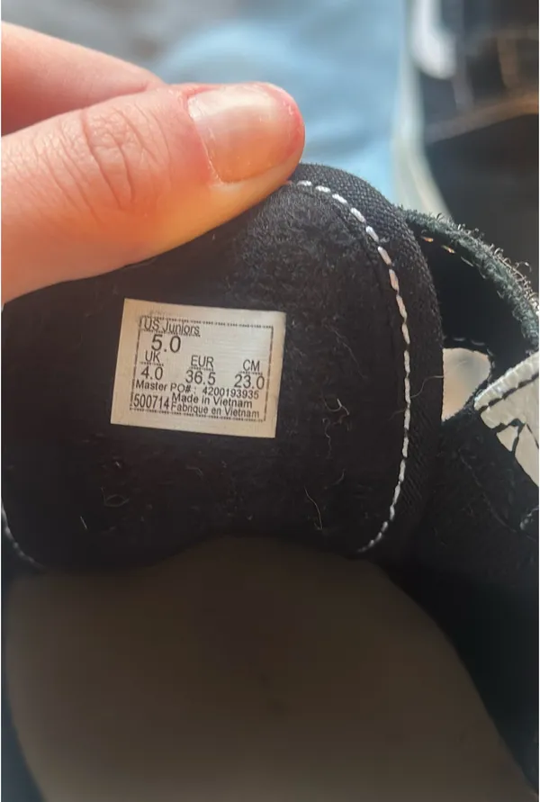 vans  - Image 2
