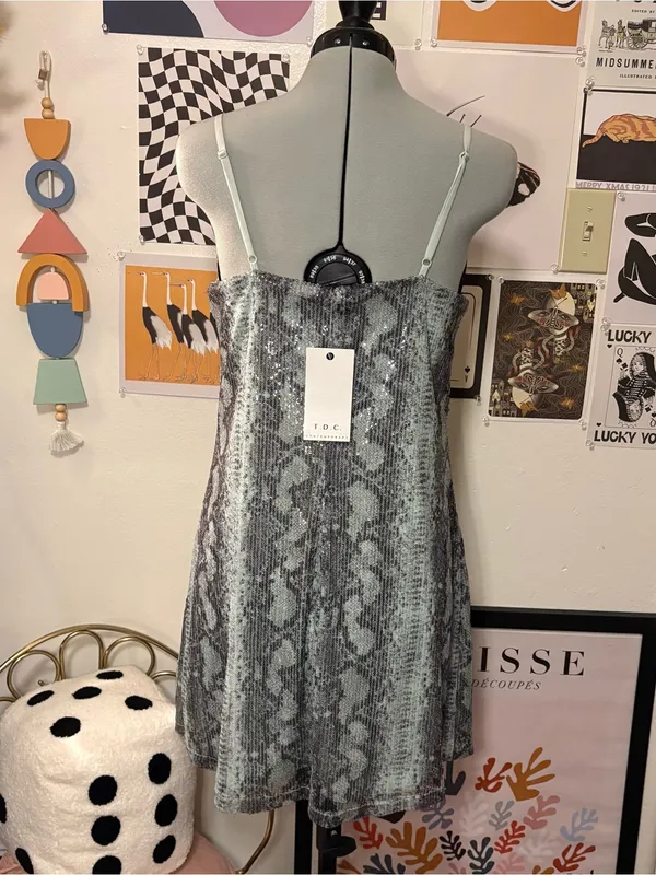 T.D.C. Contemporary Mint Green Sequin Snake Skin Mini Dress NWT - Image 4