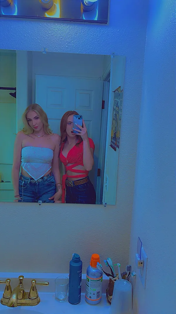 Cute SHEIN Stretchy Crop Top - Image 4