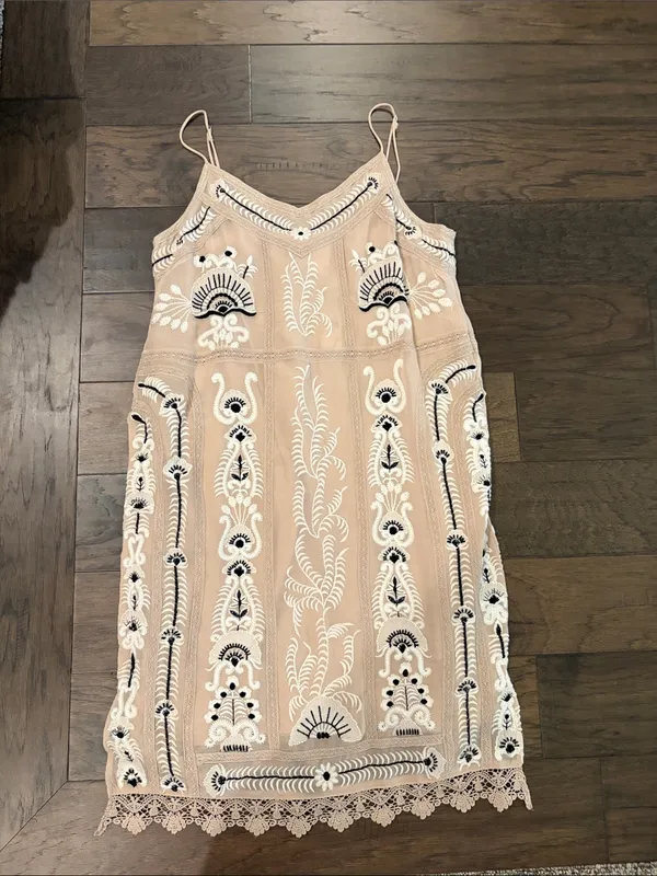 New With Tags Anthropologie Maeve Embroidered Slip Dress Sz M - Image 10