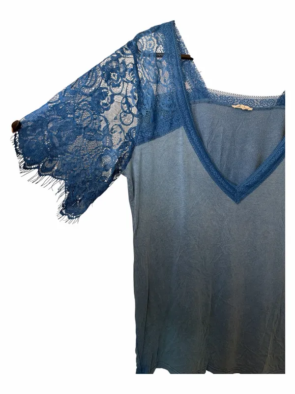 POL Blue 1/2 lace sleeve v-neck tee - Image 3