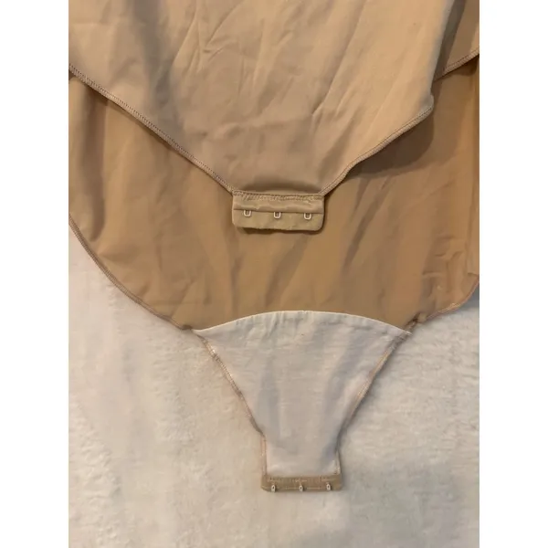 Spanx by Sara Blakely Womens 2X Bodysuit Shapewear Tan Sleeveless Scoop‎ Neck - Image 3