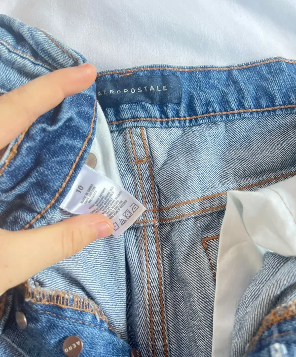 Aeropostale Distressed Jeans - Image 3