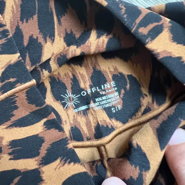 Aerie Offline animal‎ print criss cross leggings size small - Image 7