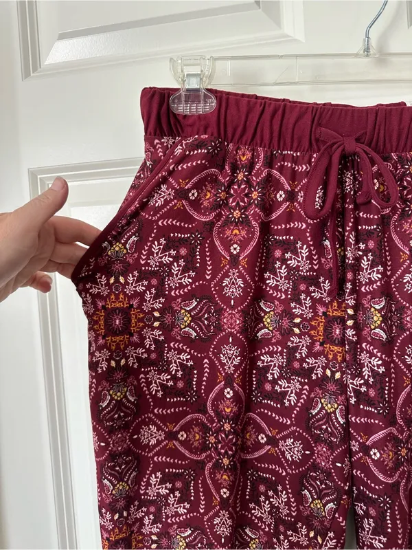 Mudd Burgundy Paisley Print Juniors Sueded Jersey Joggers Size M - Image 3